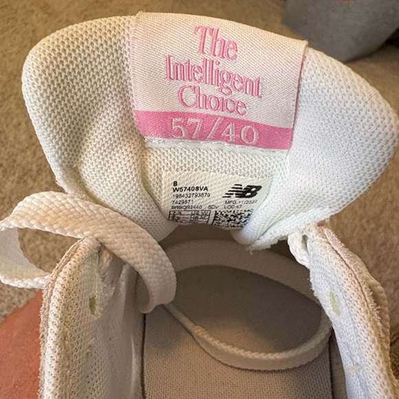 New Balance Cream and Pink 57/40 Sneakers - Picture 5 of 5